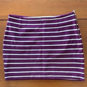 Banana Republic Skirt. Size 6. Striped Maroon and Cream.